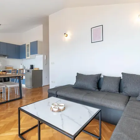 Appartement 30 M From Beach,makarska,marija