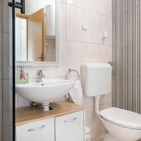 Appartement 30 M From Beach,makarska,marija