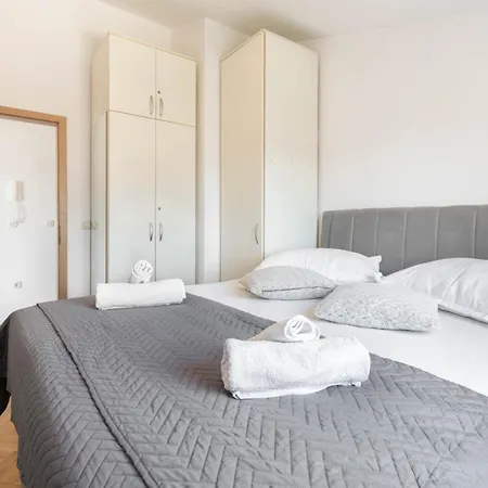 Apartment 30 M From Beach,makarska,marija *